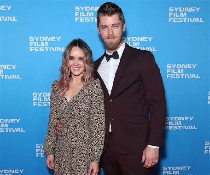 Who is Rebecca Breeds Dating Now?